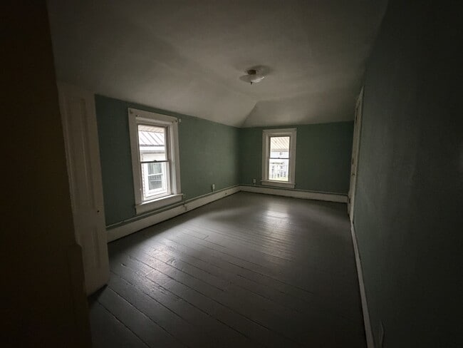 Building Photo - 512 W Marion St