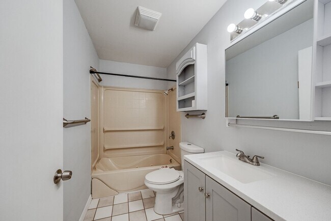 Building Photo - Move-In Ready 4 Bedroom Home in the Heart of Champaign