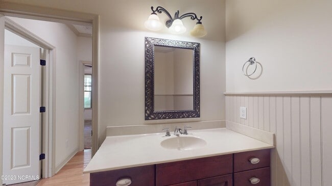 Building Photo - 45 Old Hunt Rd