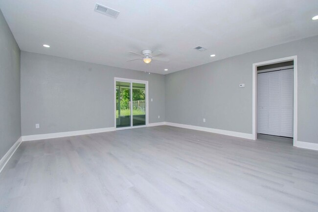 Primary Photo - 2/1 Duplex with fenced backyard located in...