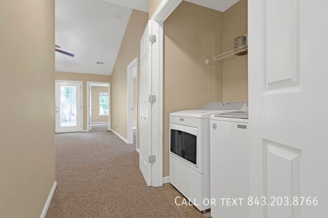 Building Photo - 7885 Park Gate Dr