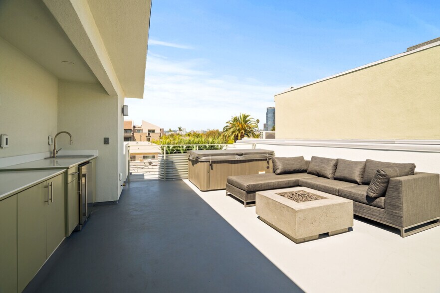 Building Photo - 10393 Tag Ln