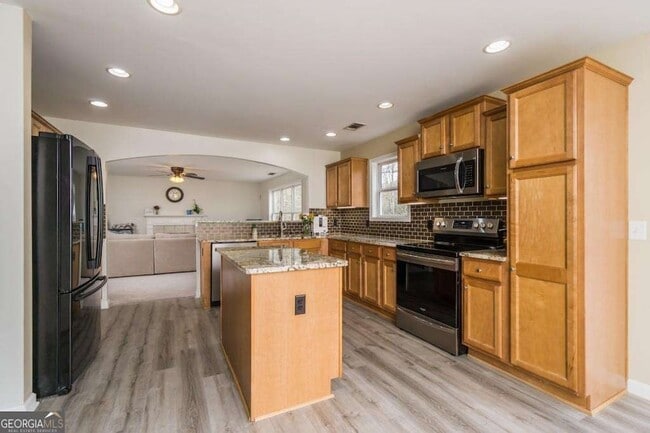 Building Photo - 8860 Penbrooke Ct