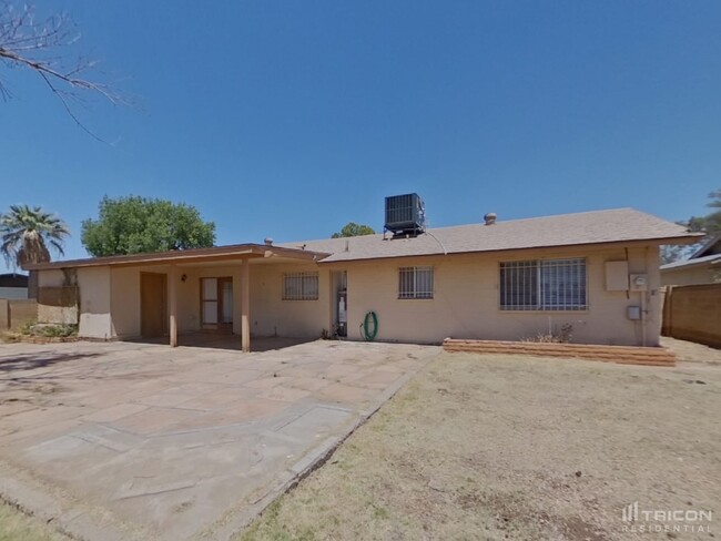 Building Photo - 3771 W Dalphin Rd