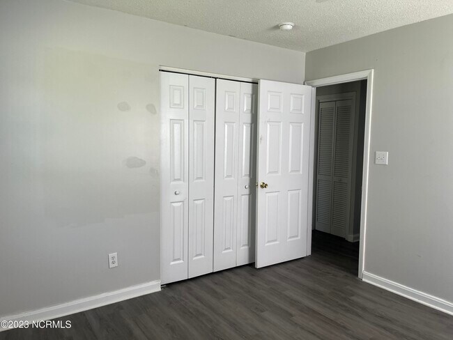 Building Photo - 203 Fifth Ave