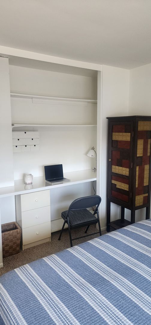 Building Photo - Fully furnished 2-bedroom, 2-bathroom town...