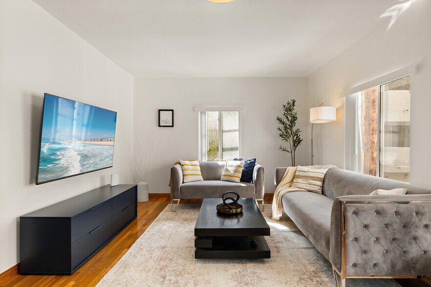 Building Photo - 1169 Amherst Ave