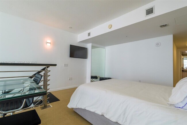 Building Photo - 41 SE 5th St