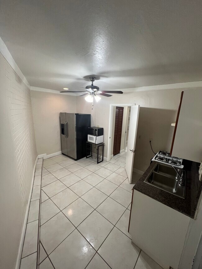 Building Photo - 205 NW 130th St