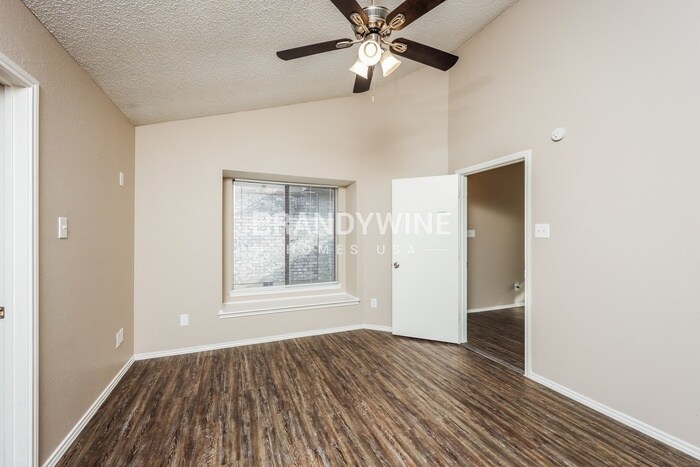 Building Photo - 922 Gable Ave