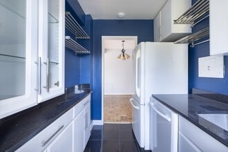 Building Photo - 3901 Tunlaw Rd NW