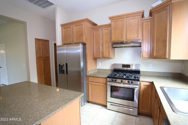 Building Photo - 779 E Mead Dr