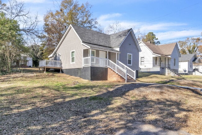 Building Photo - Cozy 2BR, 1BA Home with Spacious Yard