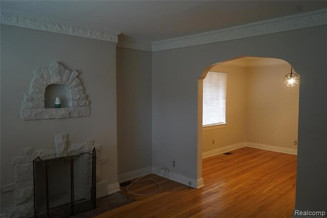 Building Photo - 7010 Thatcher St