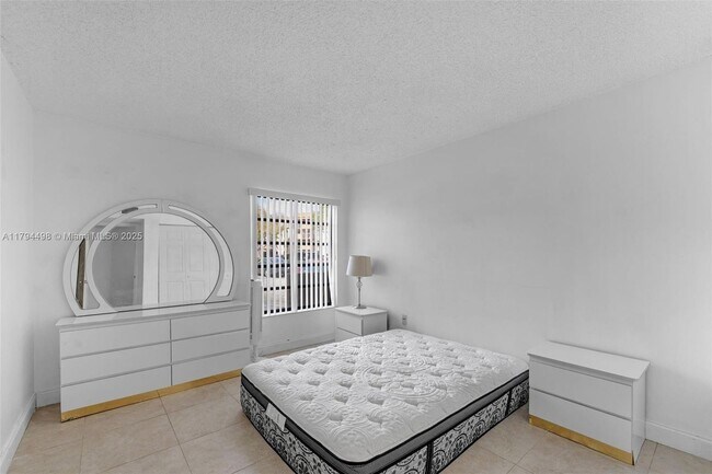 Building Photo - 5800 SW 127th Ave