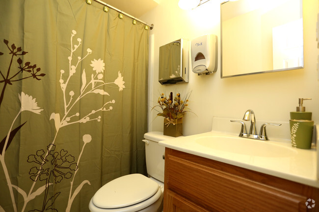 Bathroom - Lincoln Mews