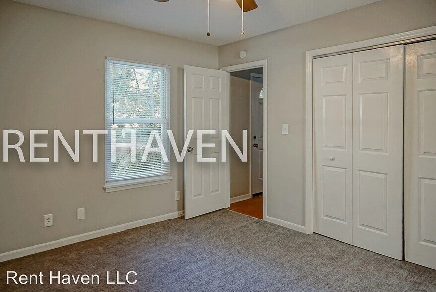 Building Photo - 6345 Greenfield Dr