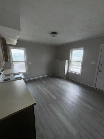 Building Photo - 818 Phillips Ave