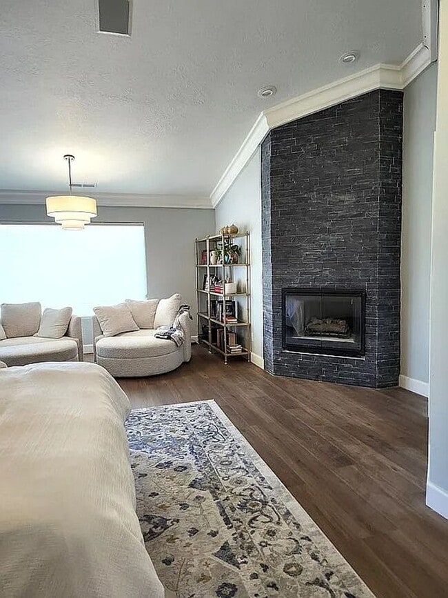 Building Photo - Charming Home Next To Sunbrook Golf Club!