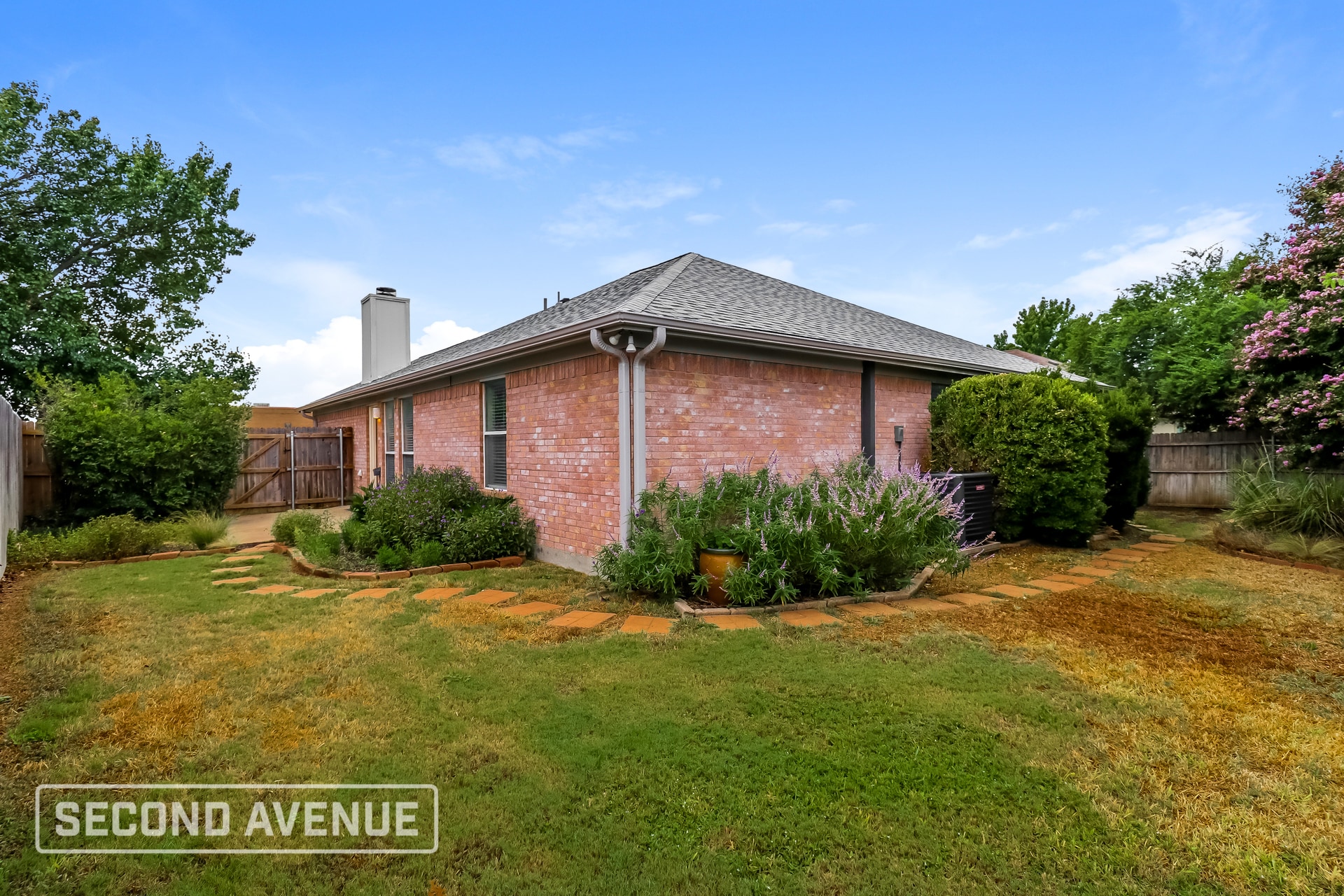 Building Photo - 3704 Garden Springs Dr