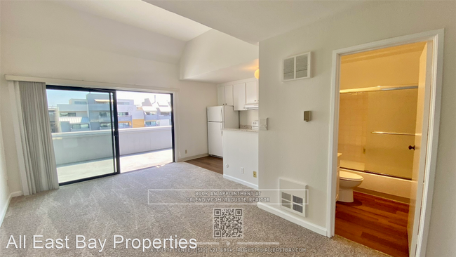 Building Photo - 1 br, 1 bath House - 5 Embarcadero W 318