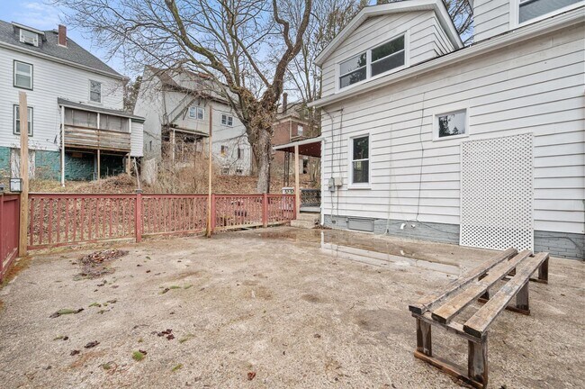 Building Photo - 230 N Balph Ave