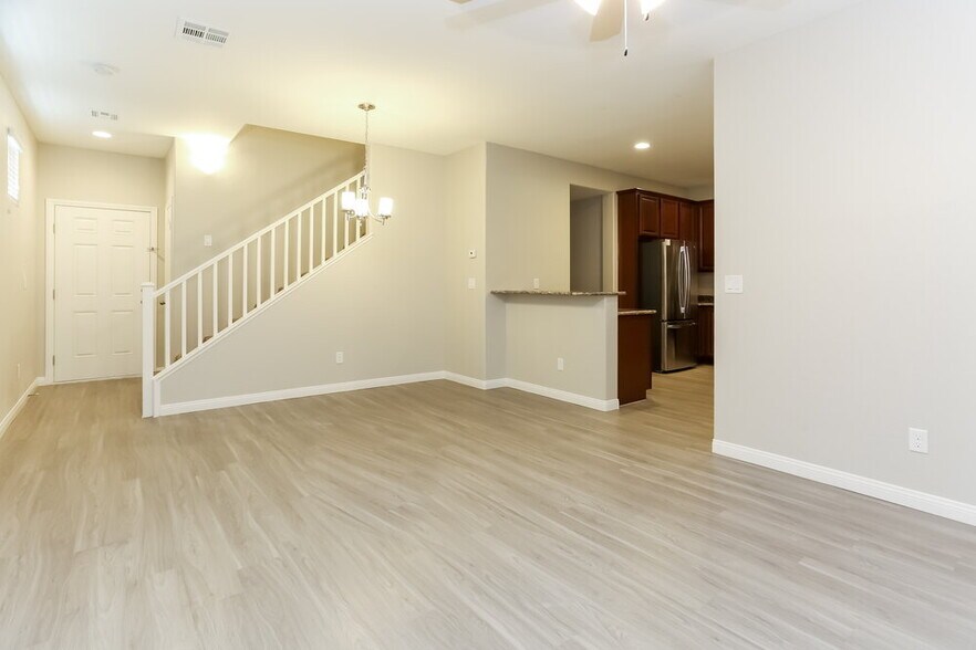 Building Photo - 9328 Golden Lad Ave