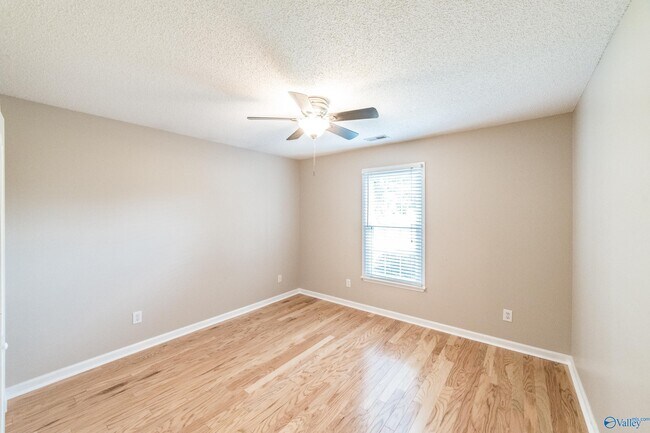 Building Photo - 139 Clubhouse Ln