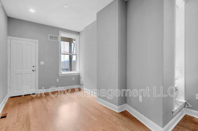 Building Photo - 1429 E Federal St