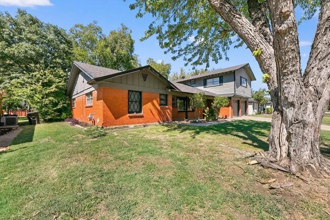 Building Photo - 5720 Wharton Dr
