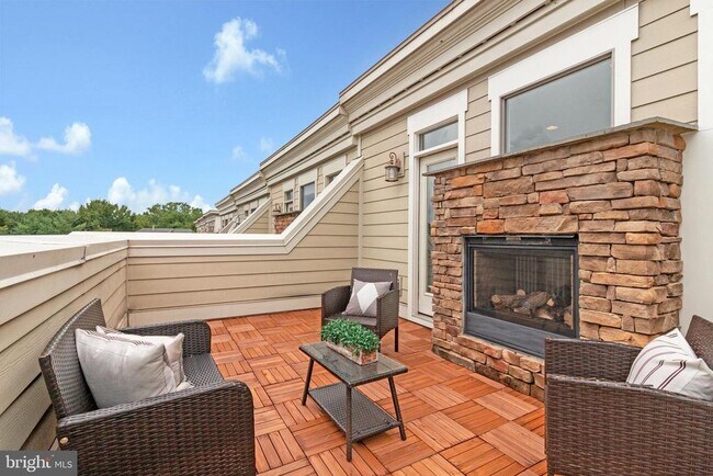 Building Photo - 4531 Westhall Dr