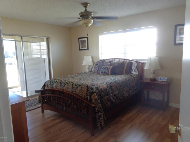 Building Photo - 412 Meadowlark Ln