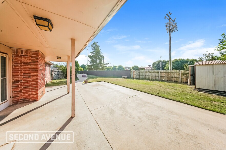 Building Photo - 1200 SW 133rd Pl
