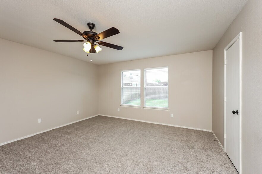Building Photo - 2014 Gardenia Dr