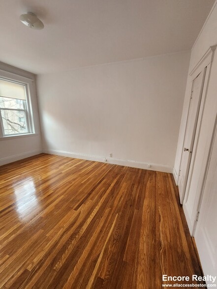 Building Photo - 85 Winchester St