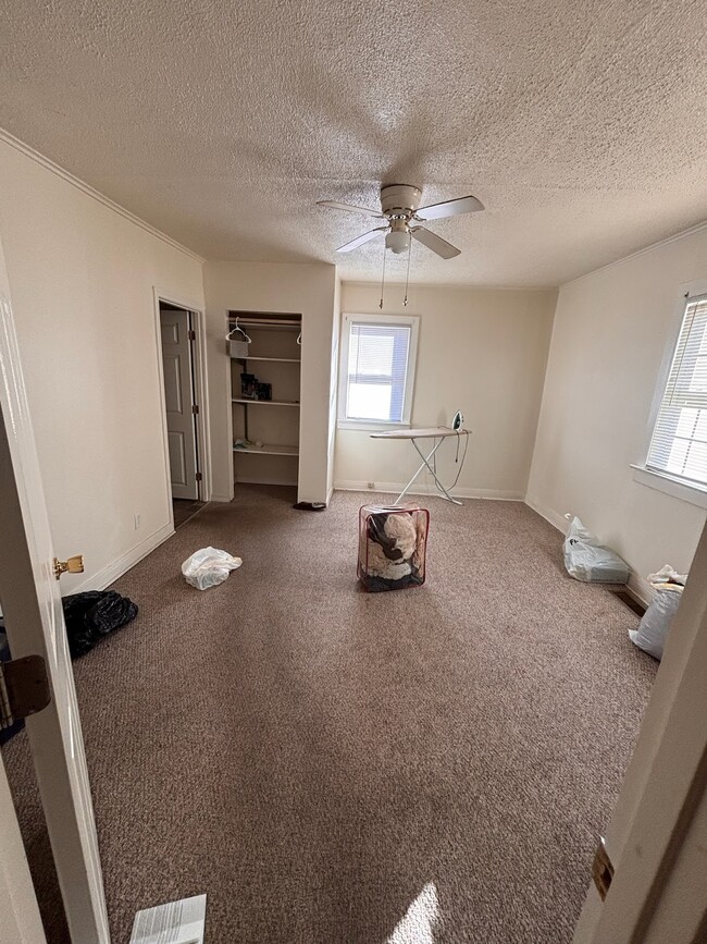 Building Photo - 1524 E Whitmer St