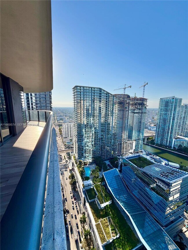 Building Photo - 801 S Miami Ave