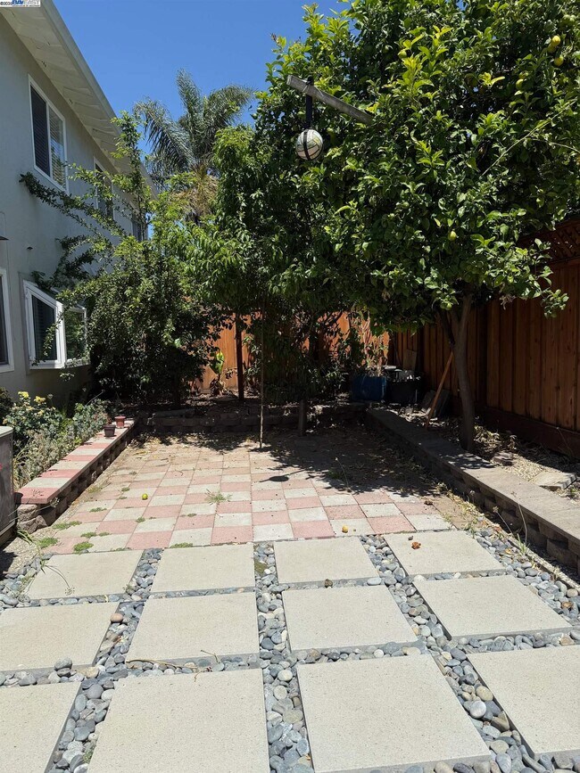 Building Photo - 2652 Autumnvale Dr