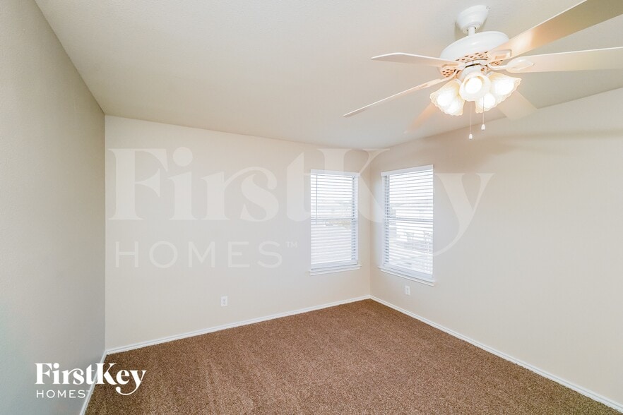 Building Photo - 9538 Shetland Ct