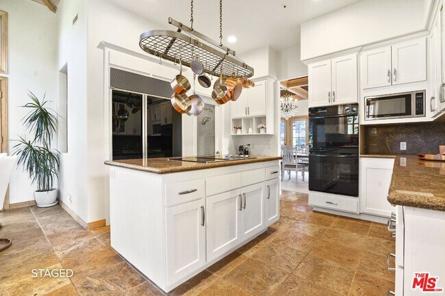 Building Photo - 19 Ranchero Rd