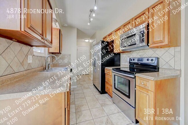 Building Photo - 4878 Ridenour Dr