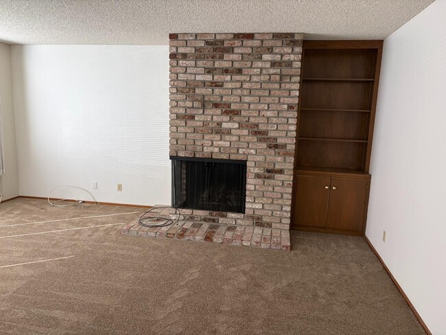 Building Photo - 1355 Palos Verdes Dr