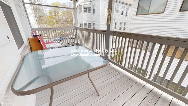 Building Photo - 27A Craigie St. Unit 3