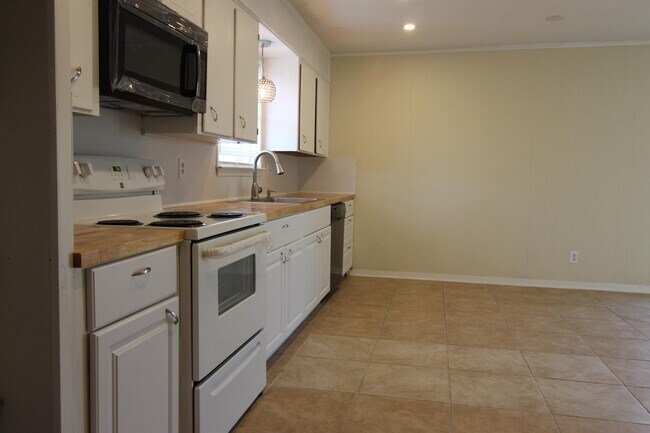Building Photo - 3303 Brookbend Dr