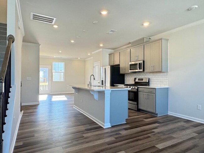Building Photo - 4 Bedroom 3.5 Bath for Rent