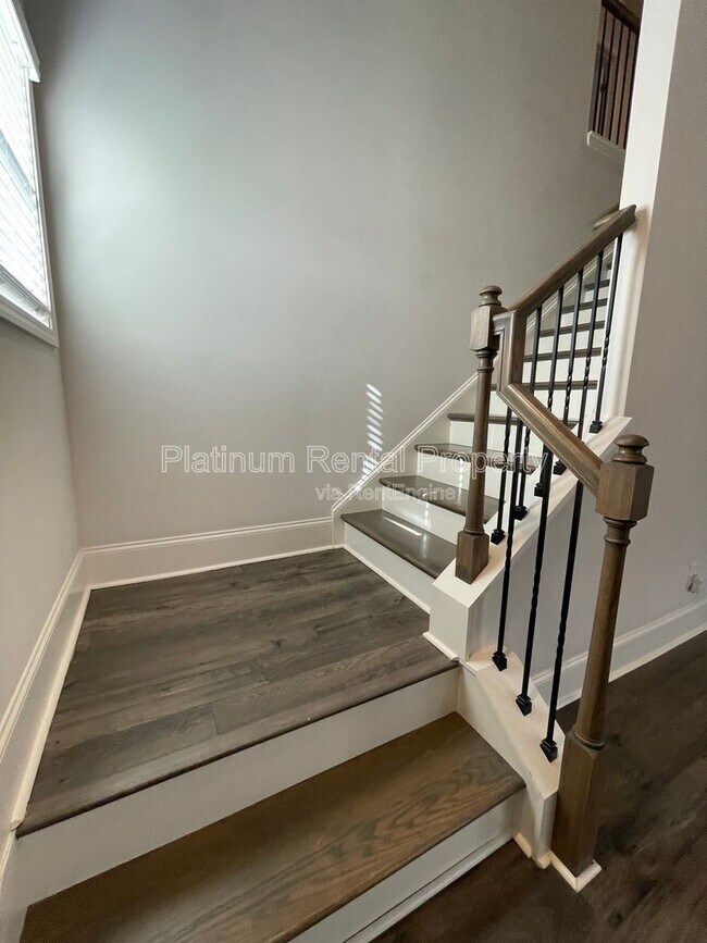 Building Photo - 1616 Chancery Ln