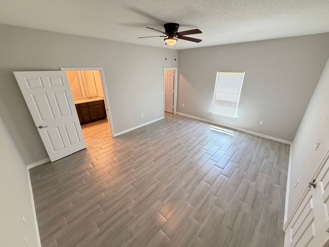 Building Photo - Beautiful 3 Bedroom, 2 Bathroom Home in Palm Bay!!