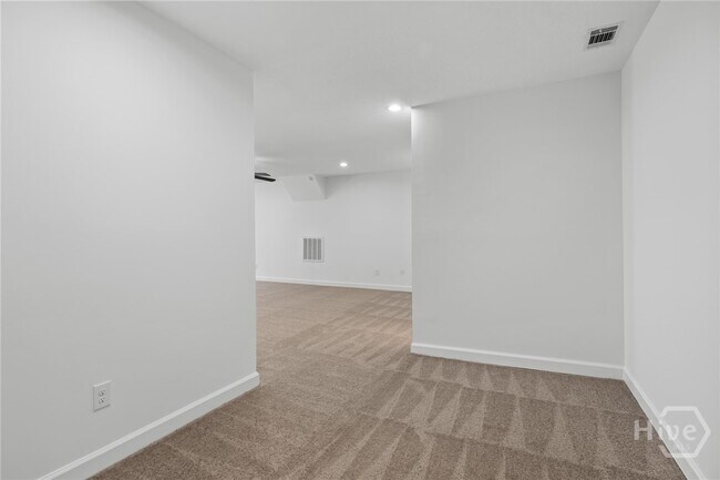 Building Photo - 32 Weatherby Cir