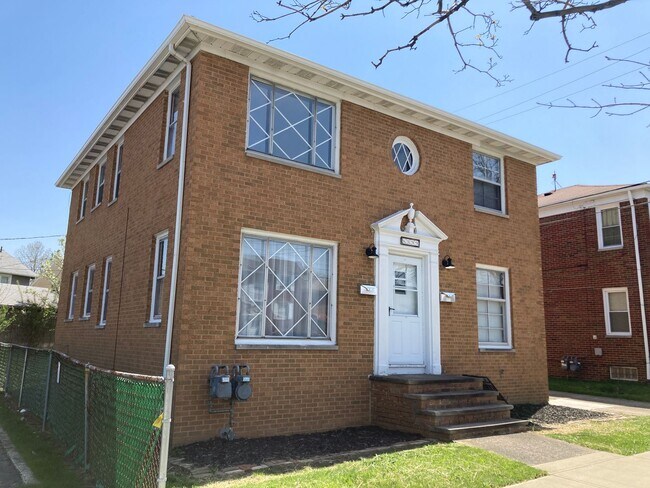 Building Photo - 6099 Ridge Rd