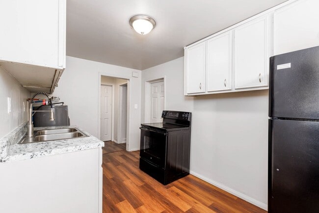 Building Photo - Norwood 3 BR Home